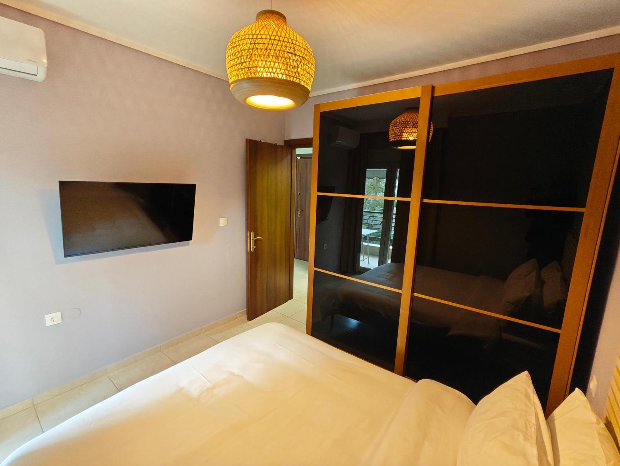 Apartment Modern 2 With Parking Paid, 100m From Metro Thessaloniki