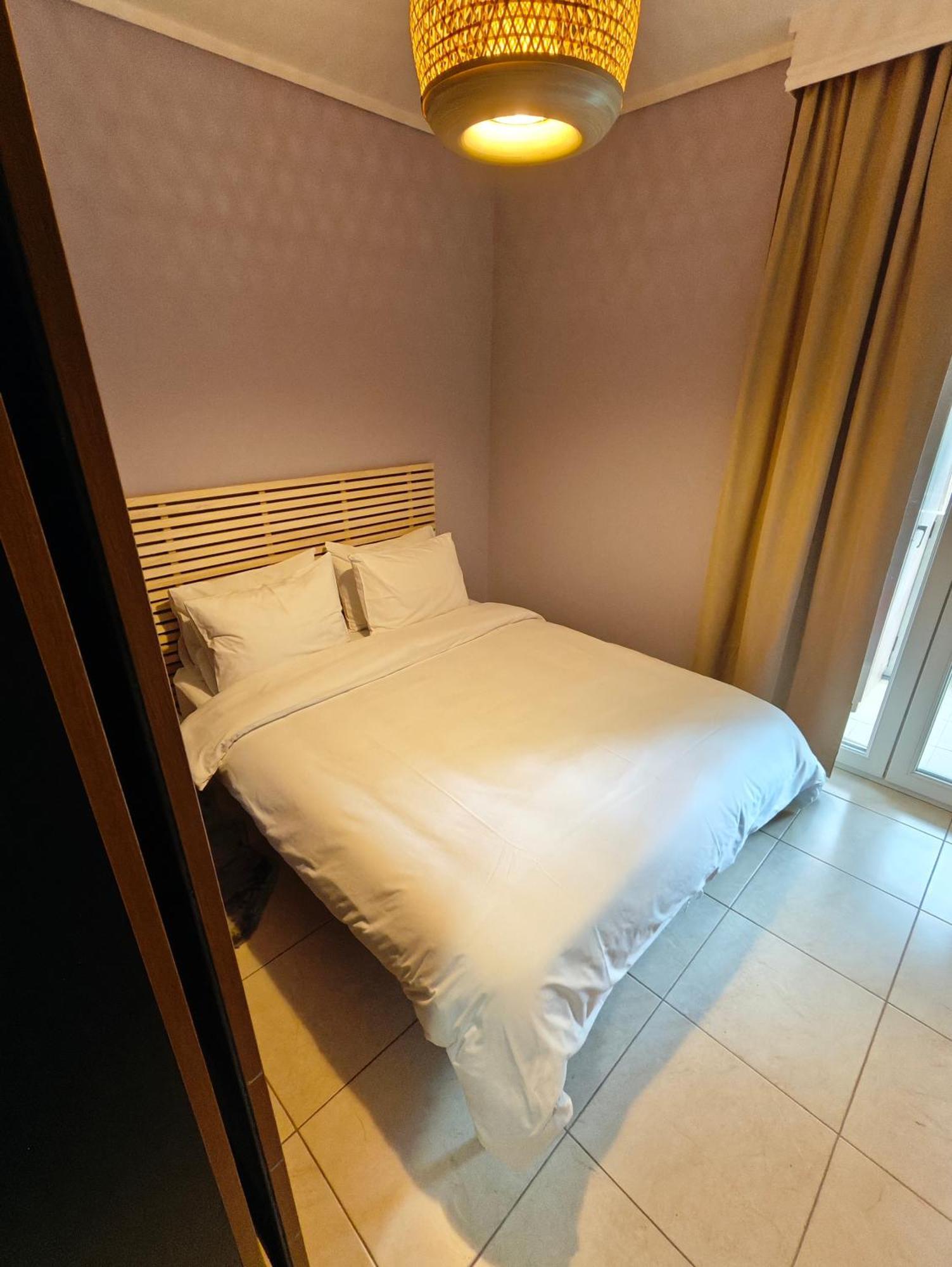 Modern 2 With Parking Paid, 100m From Metro Apartment *